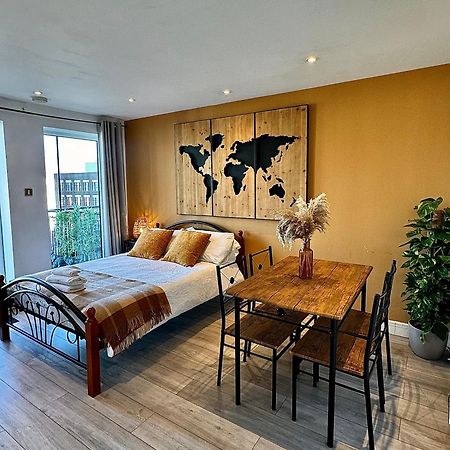 Apartamento Cozy Flat With Balcony Londres Exterior foto